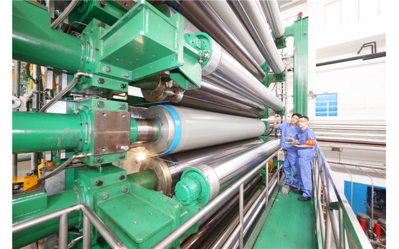 仙鶴股份參與完成的“4575/1000超級(jí)壓光機(jī)”項(xiàng)目 榮獲2018年度中國輕工業(yè)聯(lián)合會(huì)科學(xué)技術(shù)進(jìn)步一等獎(jiǎng)